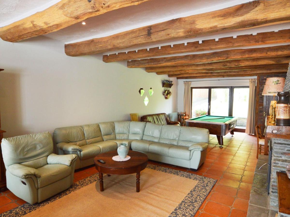 Inviting Holiday Home In Beauraing Honnay