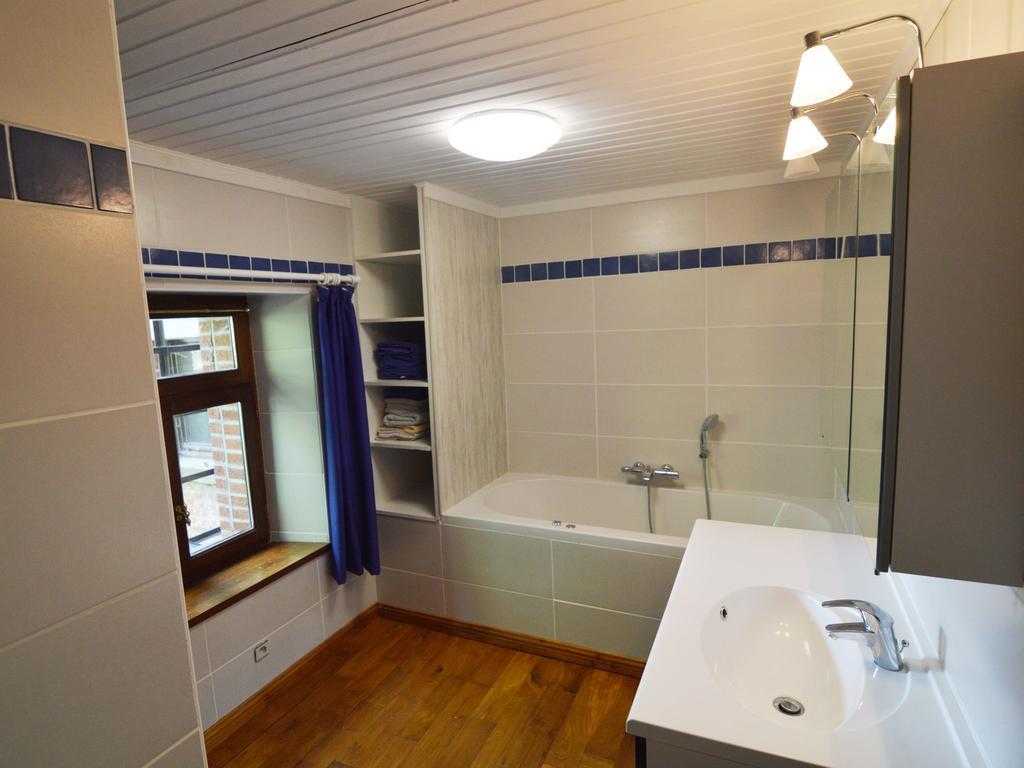 Inviting Holiday Home In Beauraing